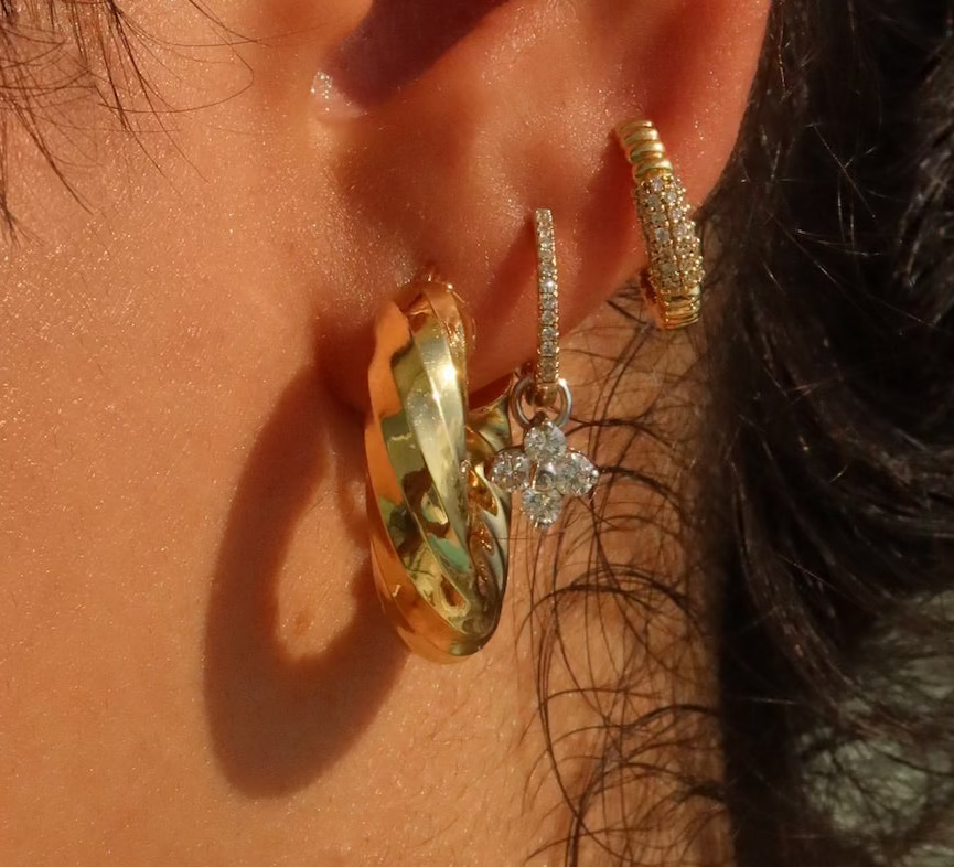 Vintage c1970s Sculpted Gold Hoop Earrings in 14KT Yellow Gold